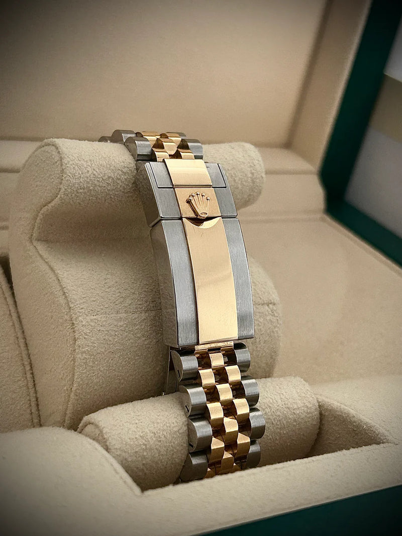 Automatic Rolex GMT-Master II 126718GRNR Black Dial 40mm