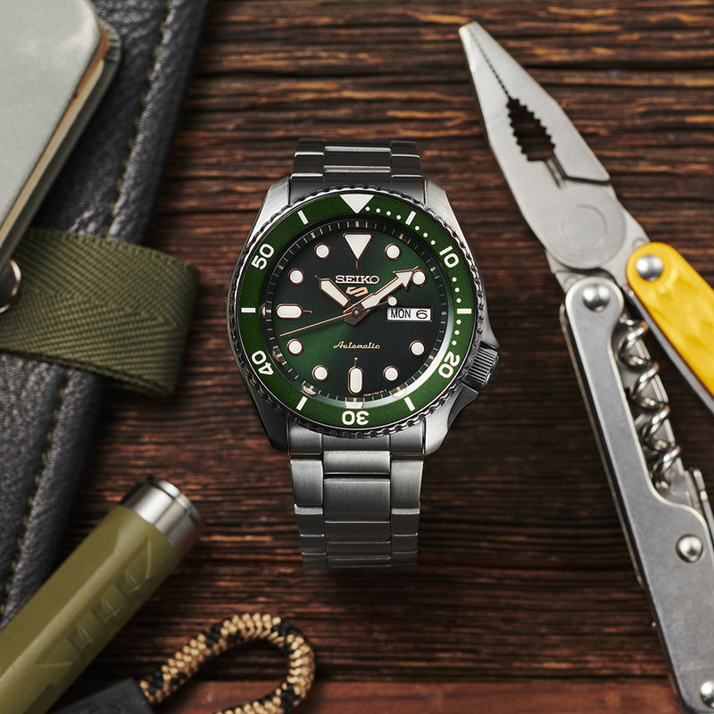 Seiko Men's SRPD63 Sports Timepiece 24 Jewels
