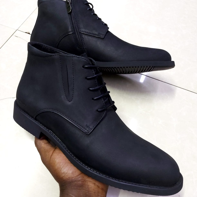 Black stylish boots for men